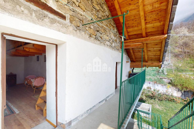 Casa semindipendente in vendita a Noasca
