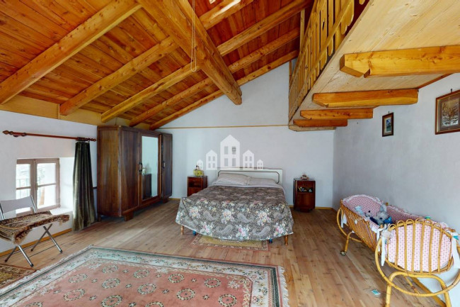 Casa semindipendente in vendita a Noasca
