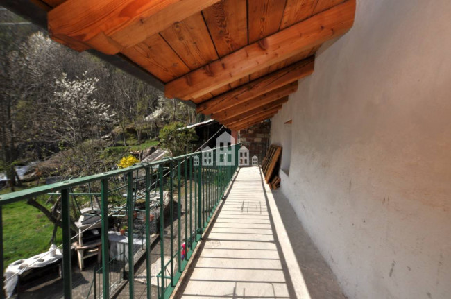 Casa semindipendente in vendita a Noasca