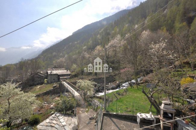 Casa semindipendente in vendita a Noasca