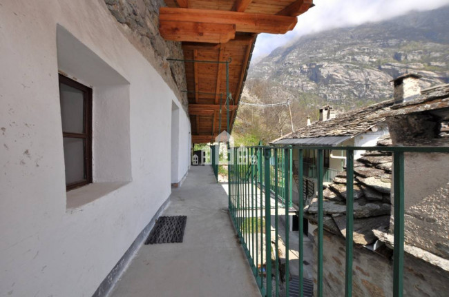 Casa semindipendente in vendita a Noasca