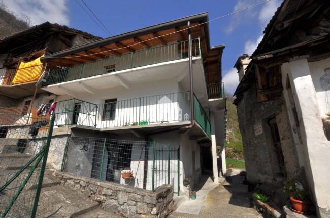Casa semindipendente in vendita a Noasca