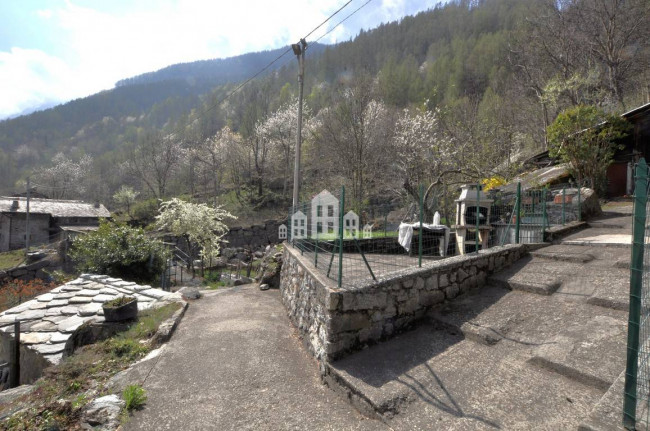 Casa semindipendente in vendita a Noasca