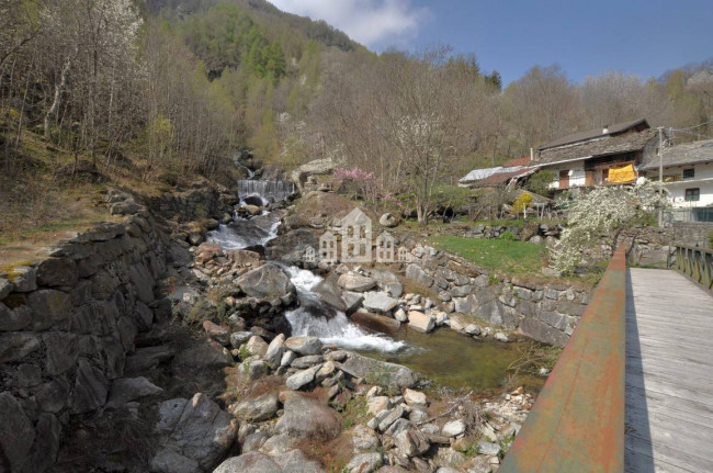 Casa semindipendente in vendita a Noasca
