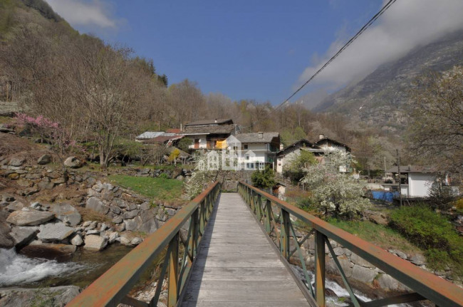 Casa semindipendente in vendita a Noasca