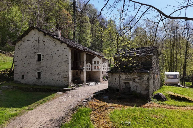 Fixer-upper for sale in Traversella
