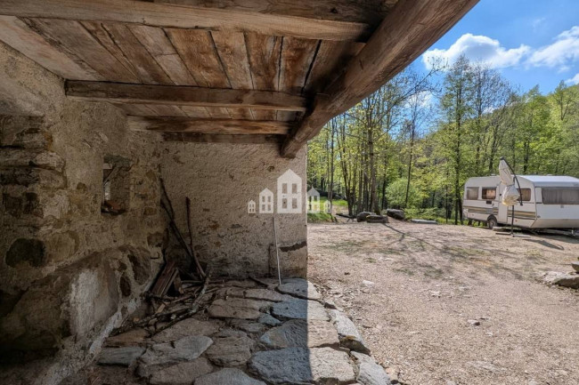 Fixer-upper for sale in Traversella