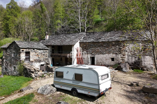 Fixer-upper for sale in Traversella