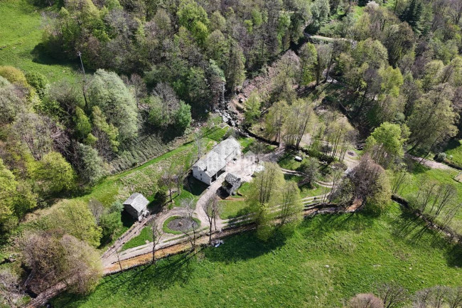 Fixer-upper for sale in Traversella