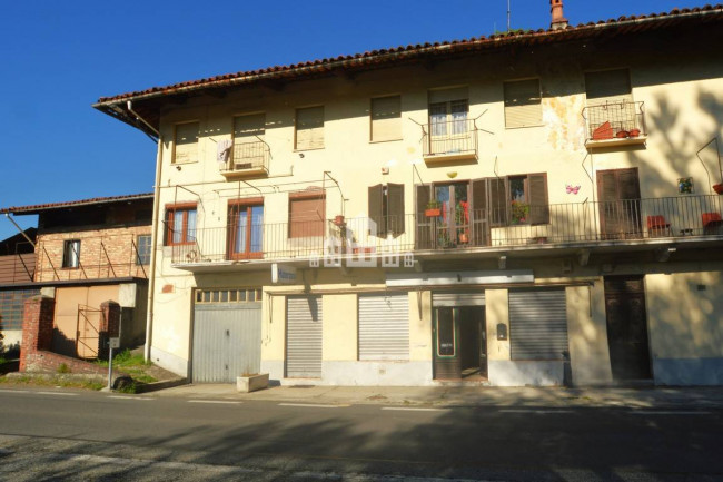 Locale commerciale in vendita a Cuorgnè