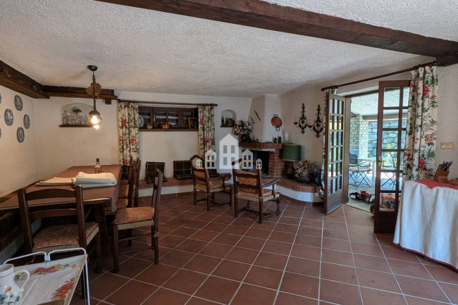 Villa in vendita a Valchiusa