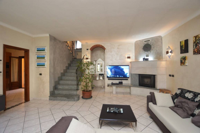 Villa a schiera di testa in vendita a Cuorgnè