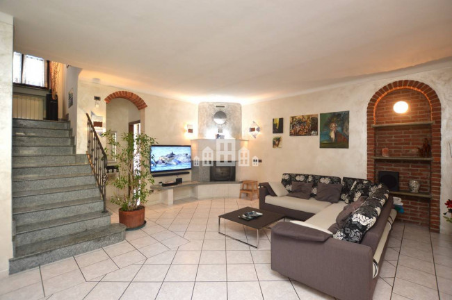 Villa a schiera di testa in vendita a Cuorgnè