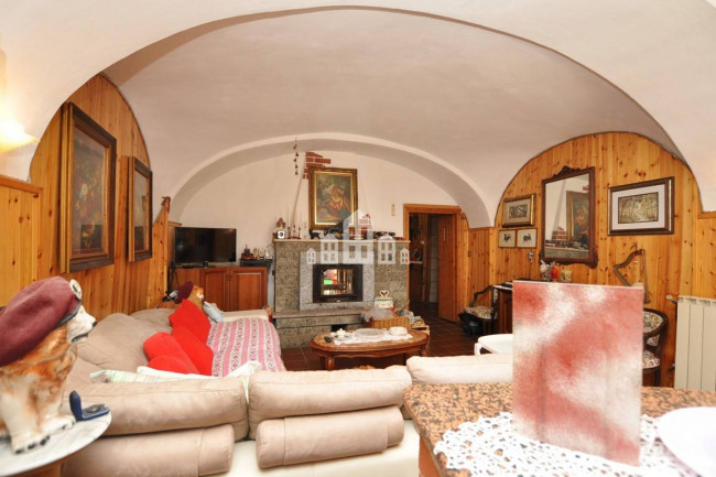 Casa semindipendente in vendita a Torre Canavese