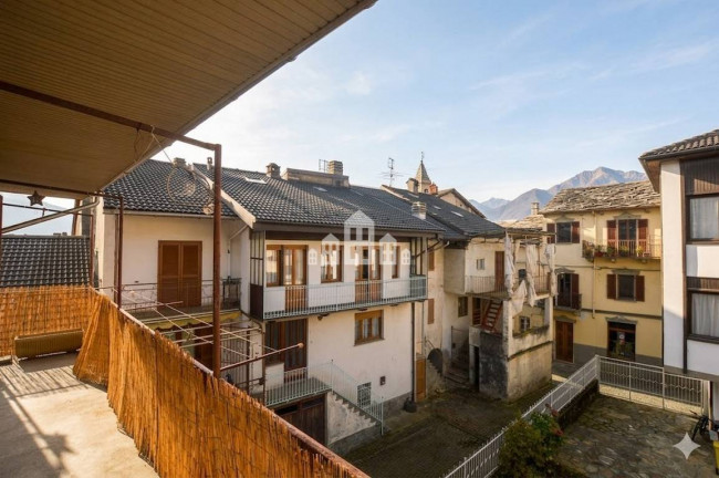 Casa semindipendente in vendita a Rueglio