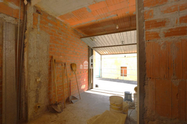 Appartamento in vendita a Andrate