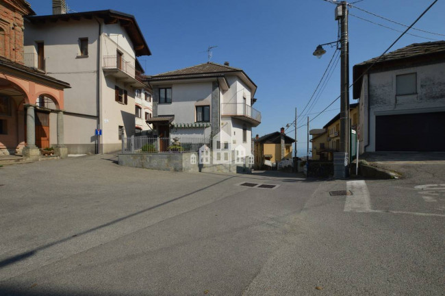 Appartamento in vendita a Andrate