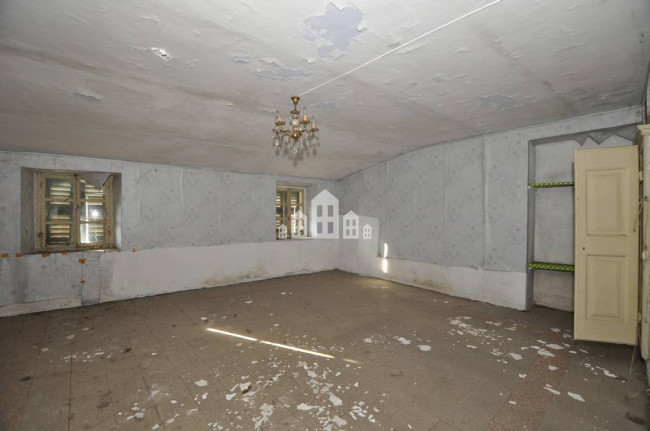 Half-duplex for sale in Agliè