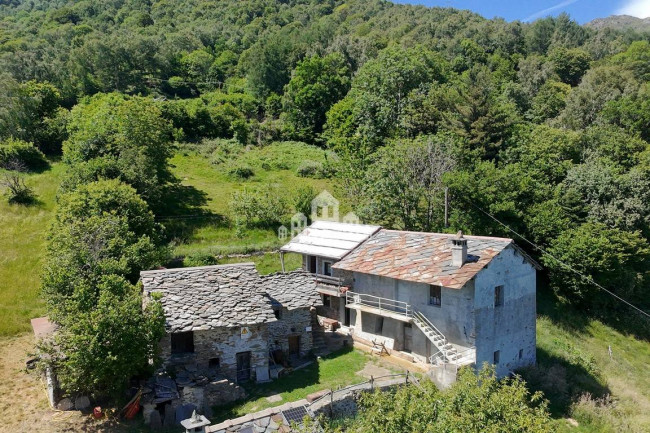 Casa semindipendente in vendita a Brosso