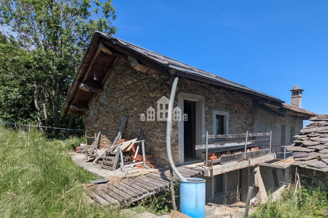 Casa semindipendente in vendita a Brosso