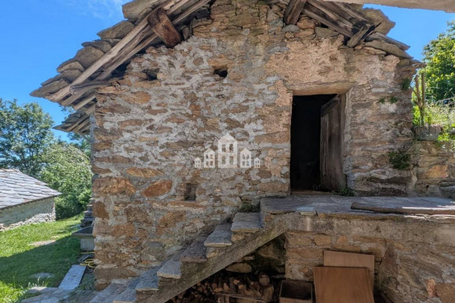 Casa semindipendente in vendita a Brosso
