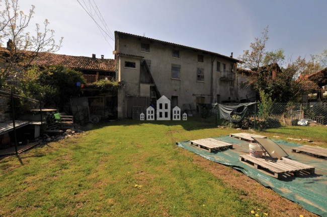 Porzione di bifamiliare in vendita a Castellamonte