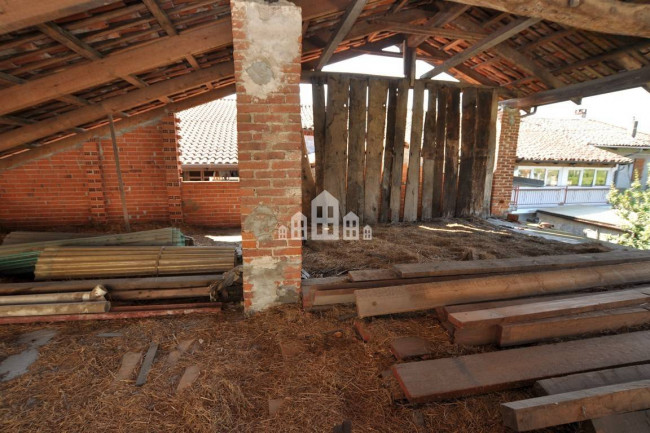 Porzione di bifamiliare in vendita a Castellamonte