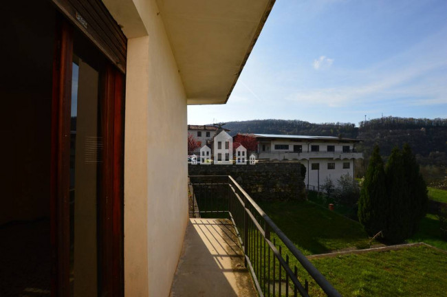 Bifamiliare in vendita a Val di Chy