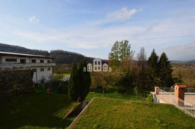 Bifamiliare in vendita a Val di Chy