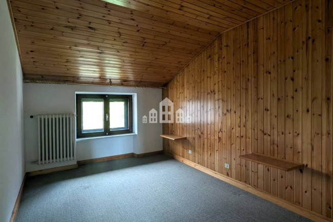 Bifamiliare in vendita a Val di Chy