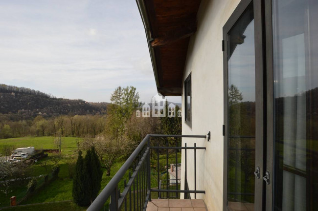 Bifamiliare in vendita a Val di Chy