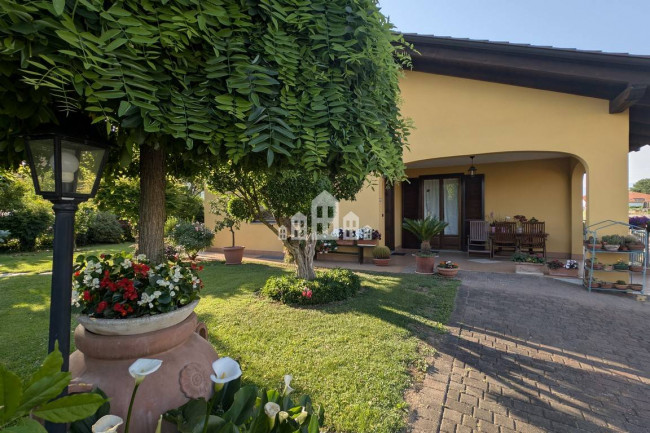 Villa in vendita a Rivarolo Canavese