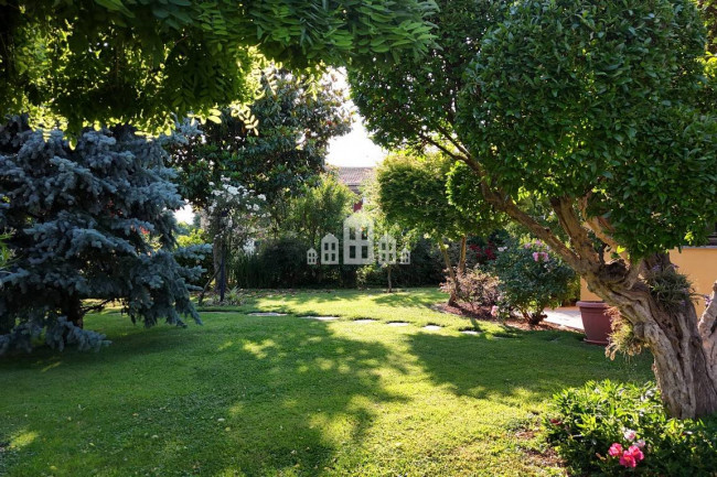 Villa in vendita a Rivarolo Canavese