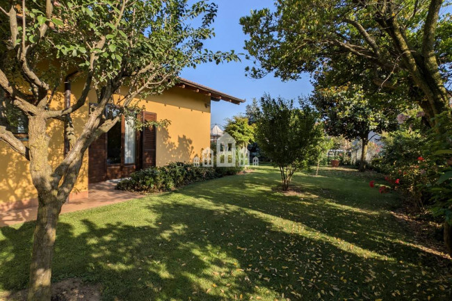 Villa in vendita a Rivarolo Canavese