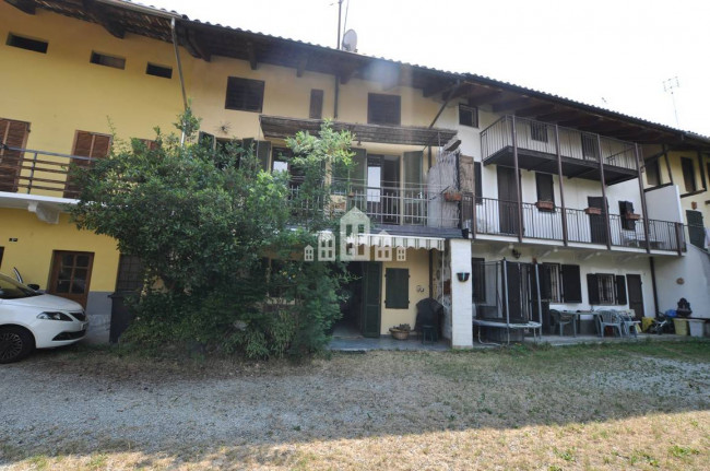 Half-duplex for sale in Torre Canavese