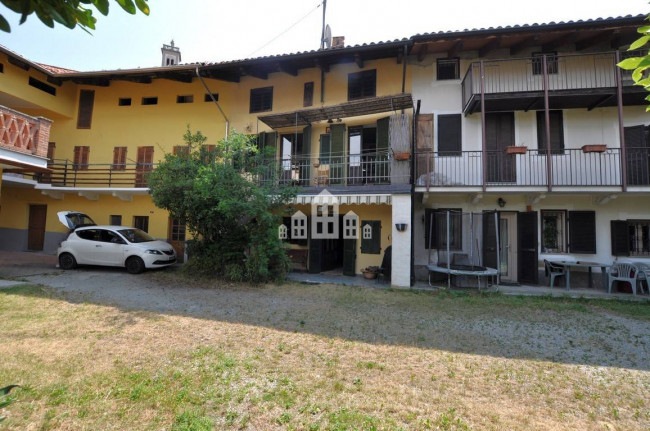 Half-duplex for sale in Torre Canavese
