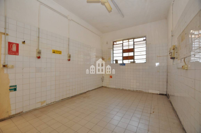 Locale commerciale in vendita a Feletto