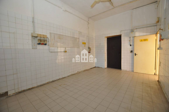 Locale commerciale in vendita a Feletto