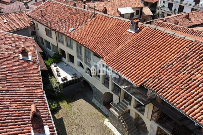 Casa semindipendente in vendita a Val di Chy