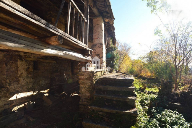 Rustico in vendita a Valchiusa