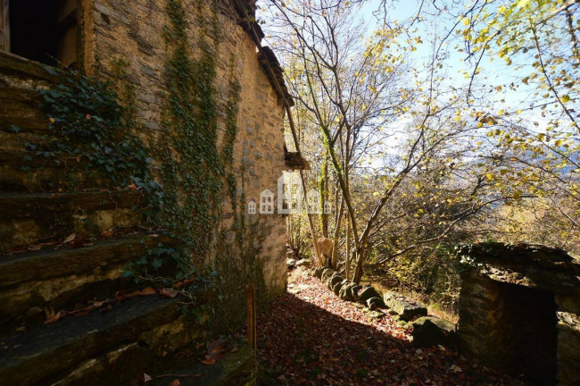 Rustico in vendita a Valchiusa
