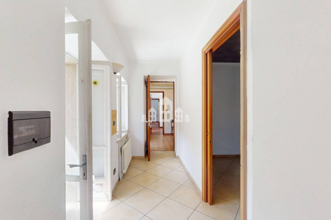 Half-duplex for sale in Lusigliè