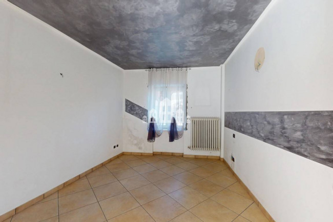 Half-duplex for sale in Lusigliè