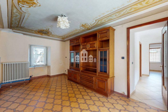 Half-duplex for sale in Lusigliè