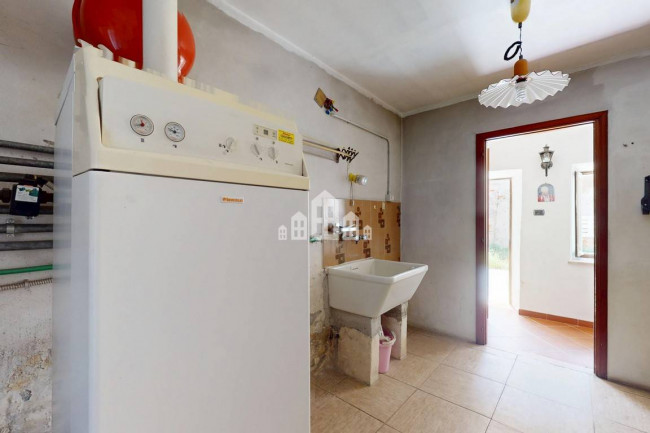 Half-duplex for sale in Lusigliè