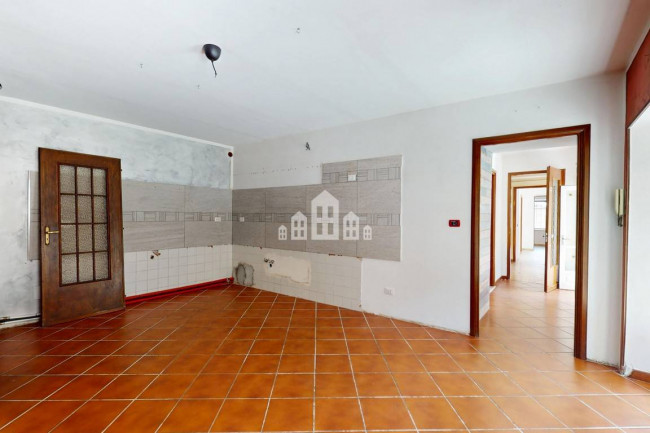 Half-duplex for sale in Lusigliè