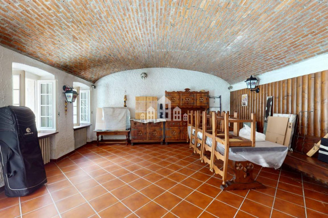 Half-duplex for sale in Lusigliè