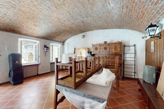 Half-duplex for sale in Lusigliè