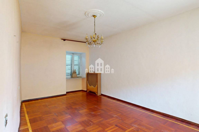 Half-duplex for sale in Lusigliè