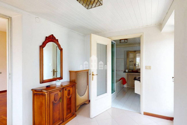 Half-duplex for sale in Lusigliè
